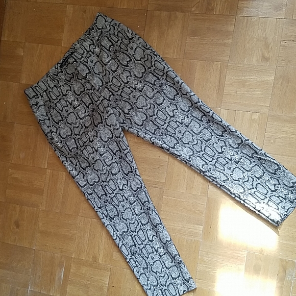 Snake print pants - Picture 3 of 9
